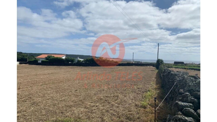 Terreno para Venda em Praia da Vitoria (Santa Cruz) Foto 3