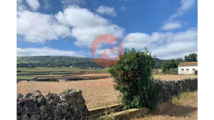 Terreno para Venda em Praia da Vitoria (Santa Cruz) Foto 6