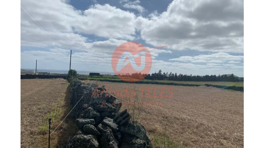 Terreno para Venda em Praia da Vitoria (Santa Cruz) Foto 2