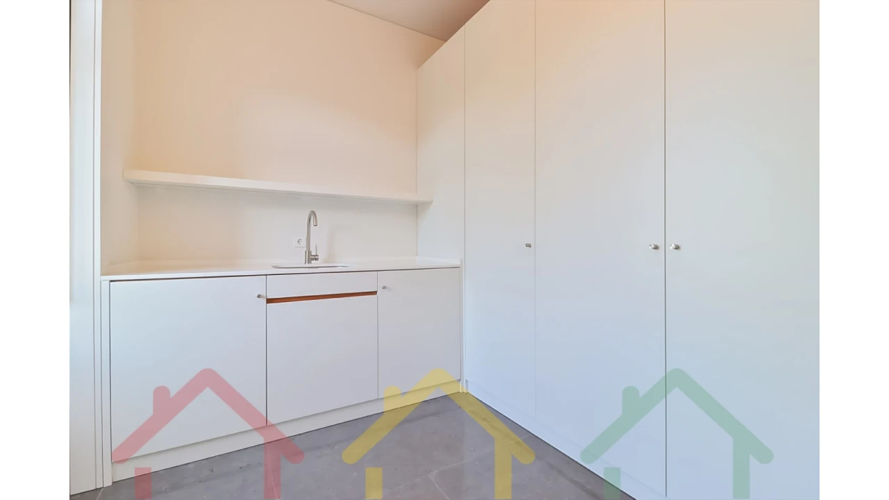 Apartamento T4 para Venda em Paranhos Foto 24