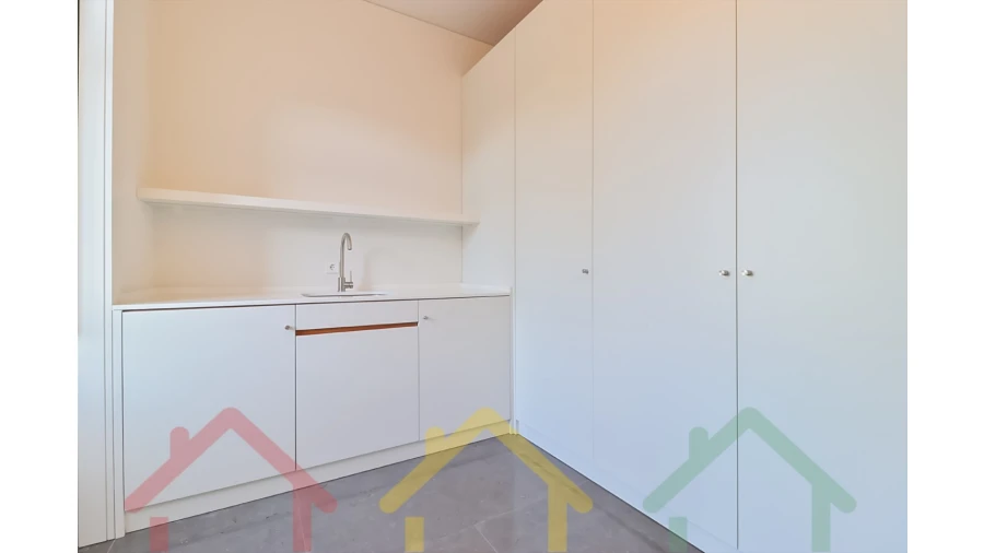 Apartamento T4 para Venda em Paranhos Foto 24