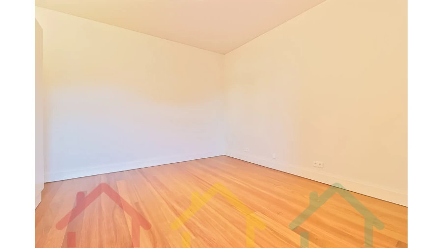 Apartamento T4 para Venda em Paranhos Foto 29