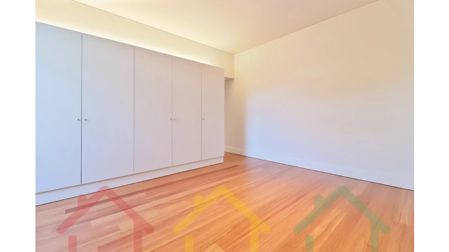 Apartamento T4 para Venda em Paranhos Foto 33