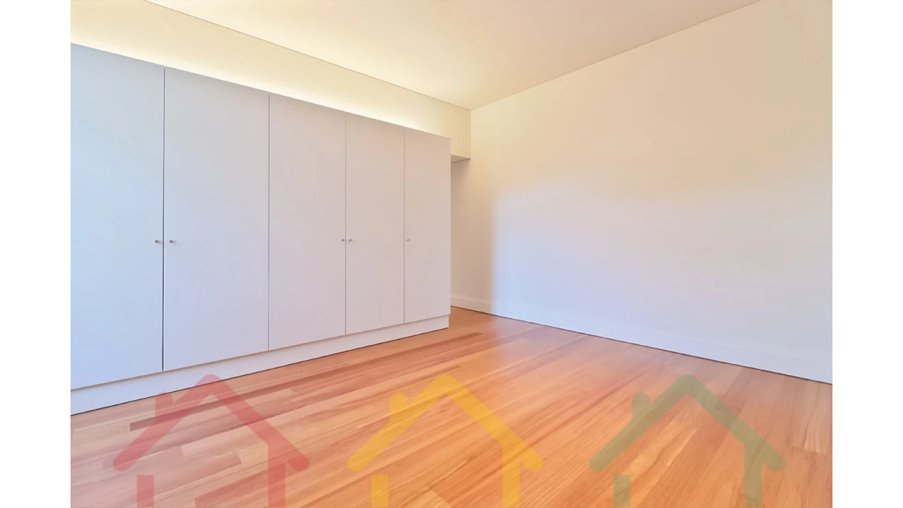 Apartamento T4 para Venda em Paranhos Foto 21