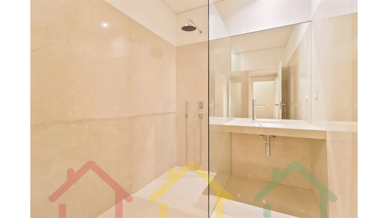 Apartamento T4 para Venda em Paranhos Foto 26