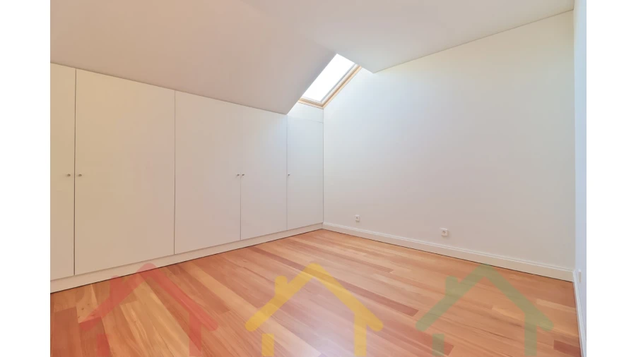 Apartamento T4 para Venda em Paranhos Foto 22