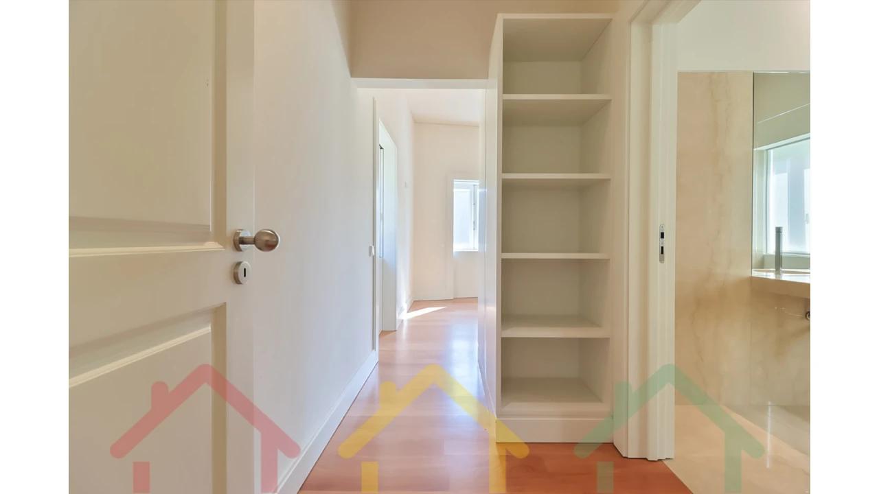 Apartamento T2 para Venda em Paranhos Foto 10