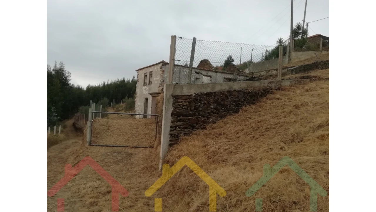 Terreno Misto para Venda em Raiva, Pedorido e Paraíso Foto 1