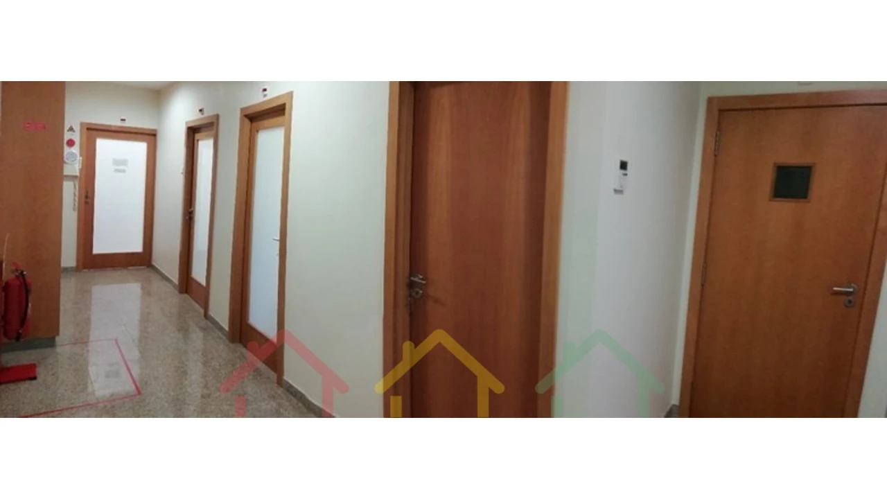 Loja para Arrendamento em Lordelo do Ouro e Massarelos Foto 4