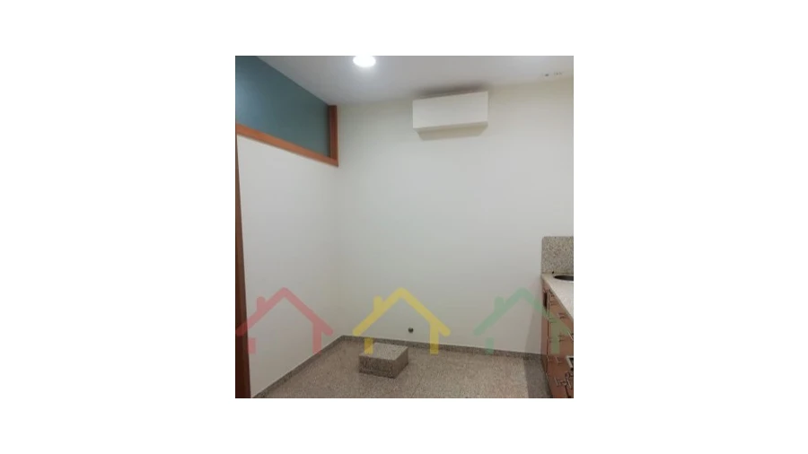 Loja para Arrendamento em Lordelo do Ouro e Massarelos Foto 9