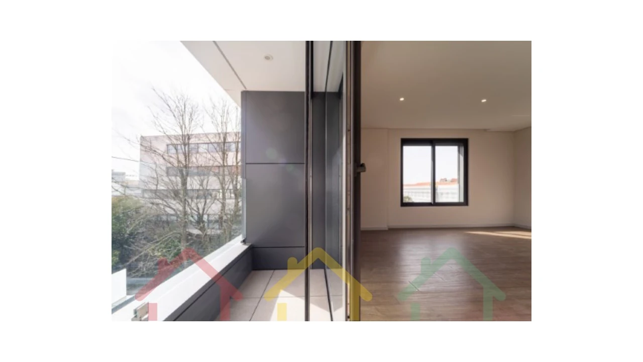 Apartamento T2 para Venda em Cedofeita, Santo Ildefonso, Sé, Miragaia, São Nicolau e Vitória Foto 3