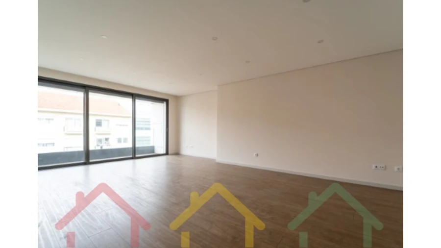 Apartamento T2 para Venda em Cedofeita, Santo Ildefonso, Sé, Miragaia, São Nicolau e Vitória Foto 2