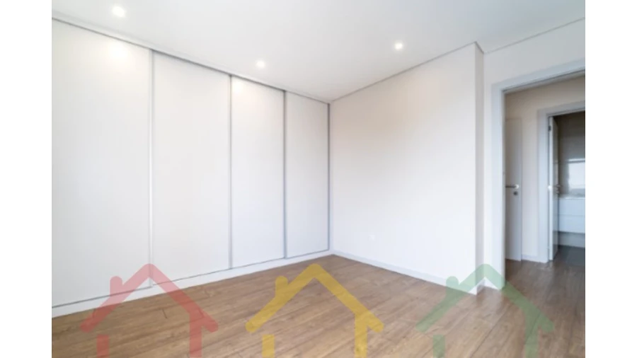 Apartamento T2 para Venda em Cedofeita, Santo Ildefonso, Sé, Miragaia, São Nicolau e Vitória Foto 17