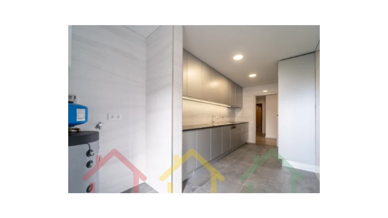 Apartamento T3 para Venda em Cedofeita, Santo Ildefonso, Sé, Miragaia, São Nicolau e Vitória Foto 8