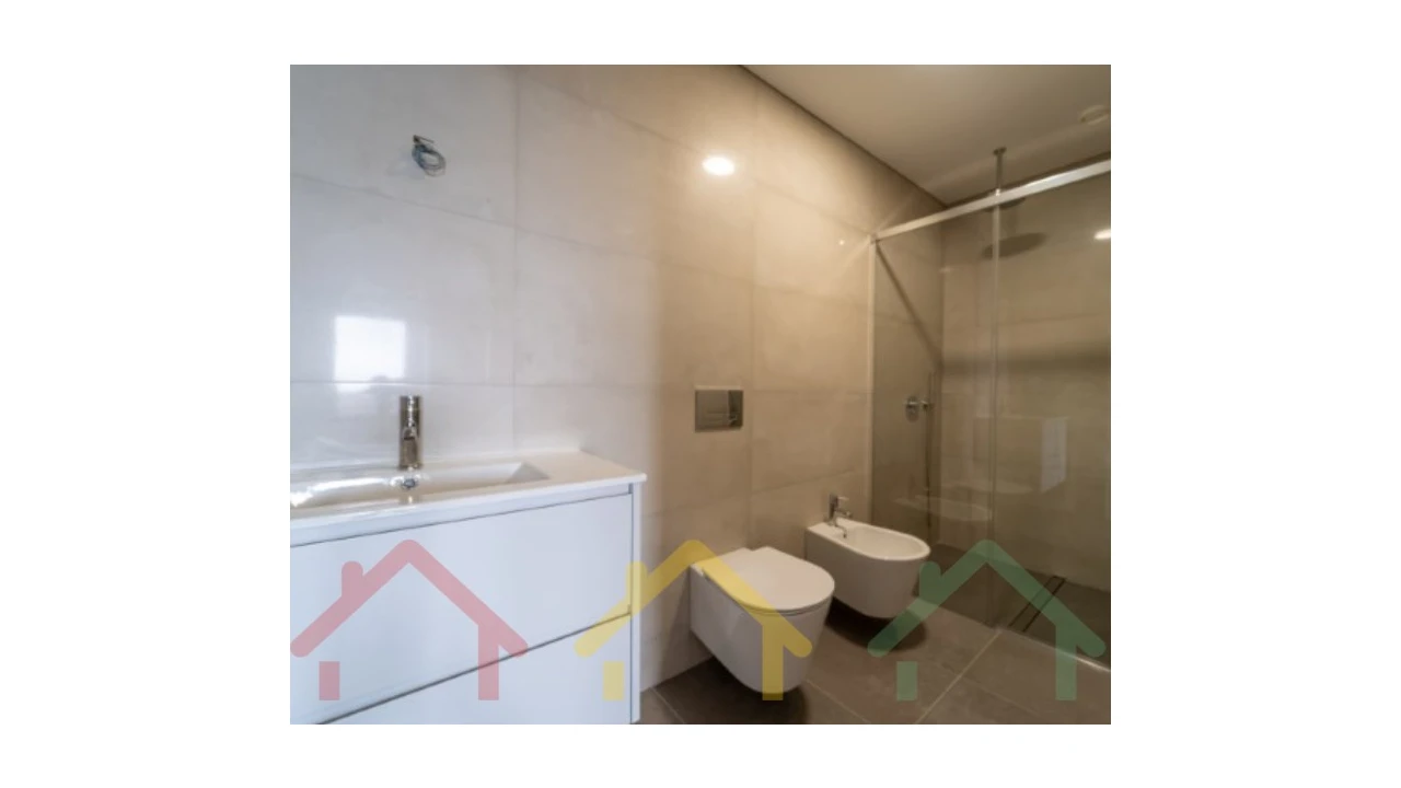 Apartamento T3 para Venda em Cedofeita, Santo Ildefonso, Sé, Miragaia, São Nicolau e Vitória Foto 9