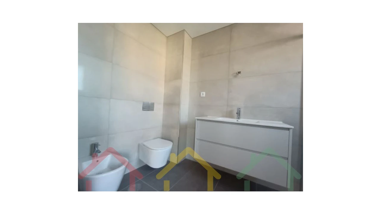 Apartamento T3 para Venda em Cedofeita, Santo Ildefonso, Sé, Miragaia, São Nicolau e Vitória Foto 10