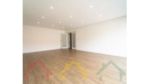 Apartamento T3 para Venda em Cedofeita, Santo Ildefonso, Sé, Miragaia, São Nicolau e Vitória