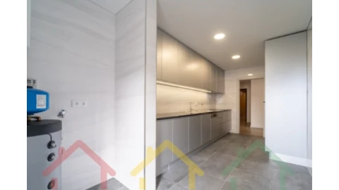 Apartamento T3 para Venda em Cedofeita, Santo Ildefonso, Sé, Miragaia, São Nicolau e Vitória