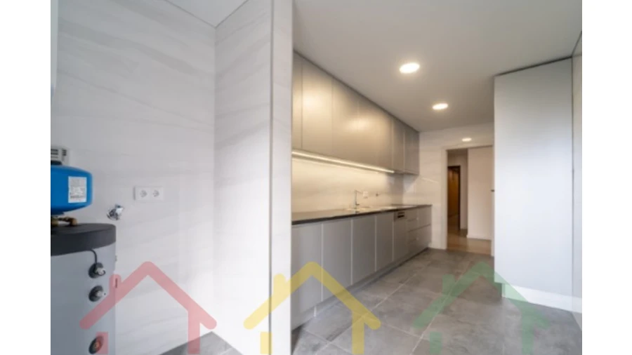 Apartamento T3 para Venda em Cedofeita, Santo Ildefonso, Sé, Miragaia, São Nicolau e Vitória Foto 8