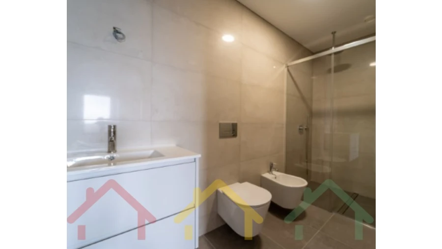 Apartamento T3 para Venda em Cedofeita, Santo Ildefonso, Sé, Miragaia, São Nicolau e Vitória Foto 9