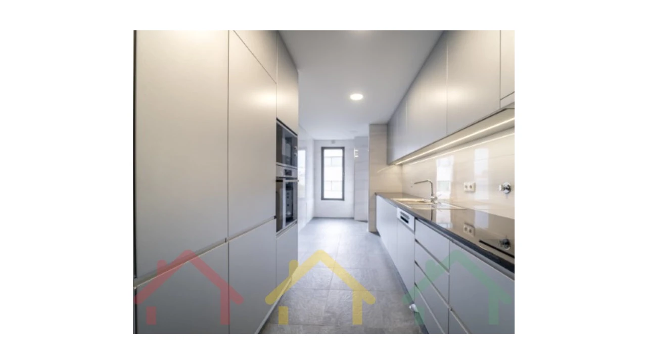 Apartamento T2 para Venda em Cedofeita, Santo Ildefonso, Sé, Miragaia, São Nicolau e Vitória Foto 5