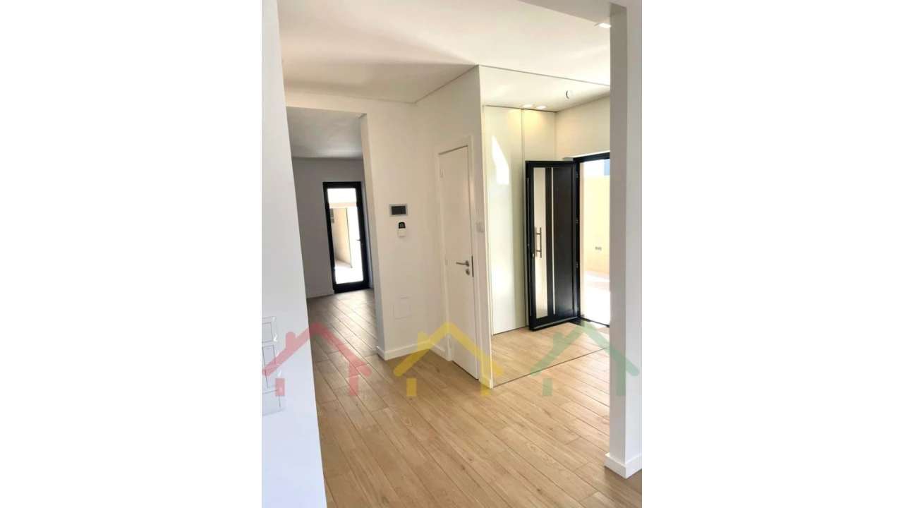 Moradia T3 para Venda em Rio Tinto Foto 1