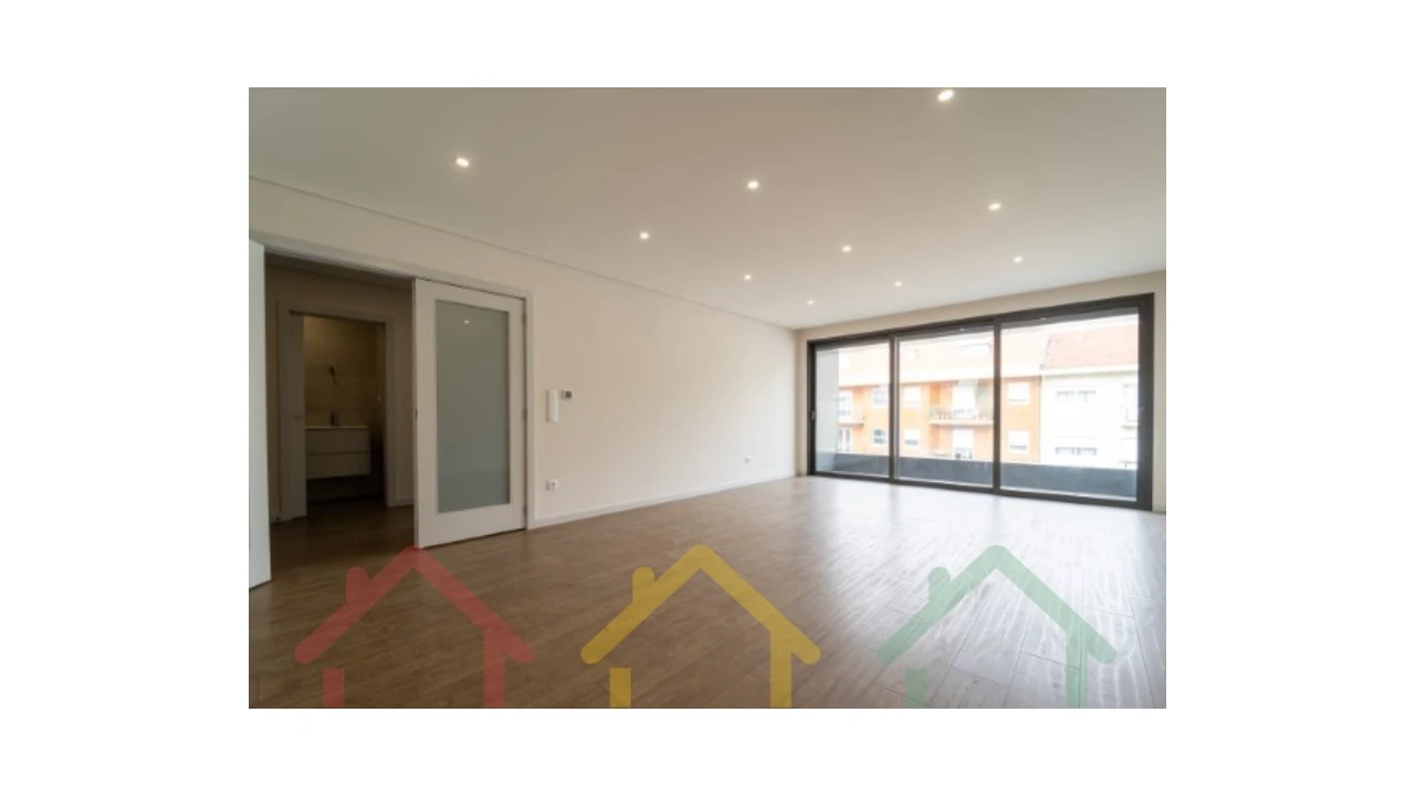 Apartamento T3 para Venda em Cedofeita, Santo Ildefonso, Sé, Miragaia, São Nicolau e Vitória Foto 2