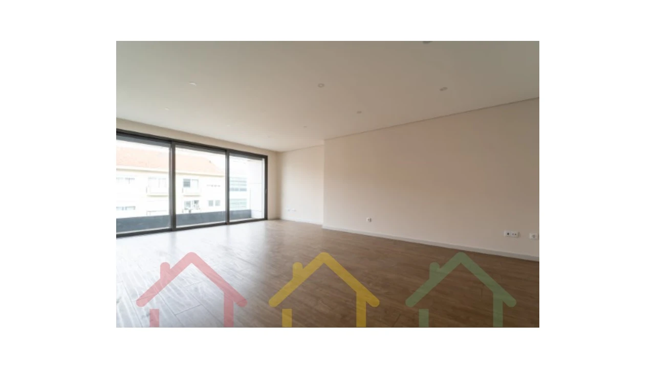 Apartamento T3 para Venda em Cedofeita, Santo Ildefonso, Sé, Miragaia, São Nicolau e Vitória Foto 3