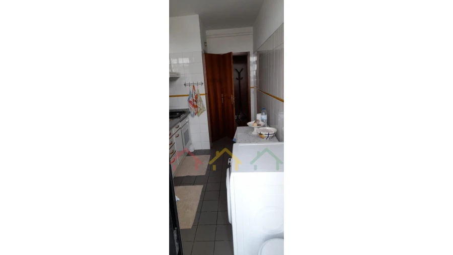 Apartamento T1 para Venda em Paranhos Foto 6