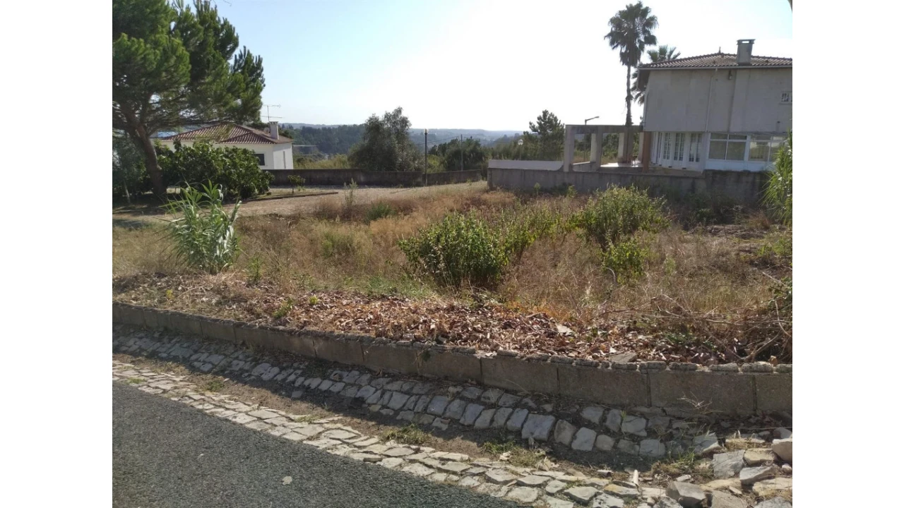 Terreno para Venda em Santo Antonio dos Olivais Foto 1