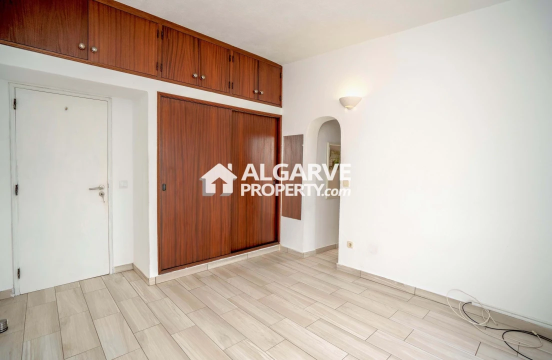 Moradia T3 para Venda em Almancil Foto 16