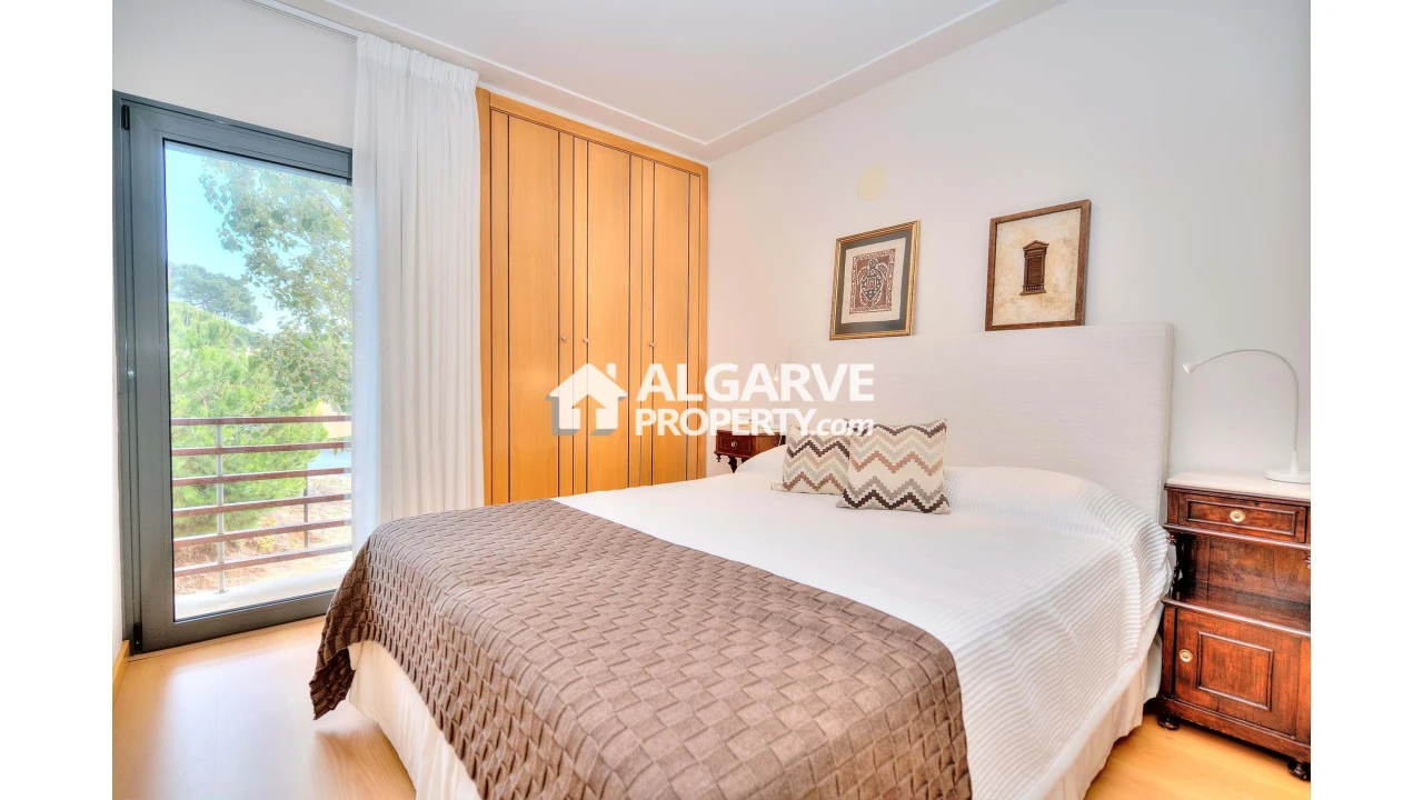 Moradia T4 para Venda em Quarteira Foto 21