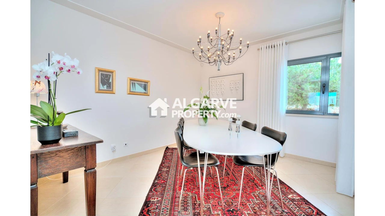 Moradia T4 para Venda em Quarteira Foto 8