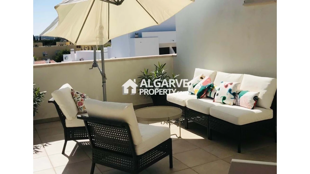 Moradia T4 para Venda em Quarteira Foto 11