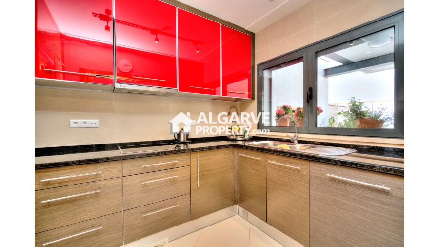 Moradia T4 para Venda em Quarteira Foto 5