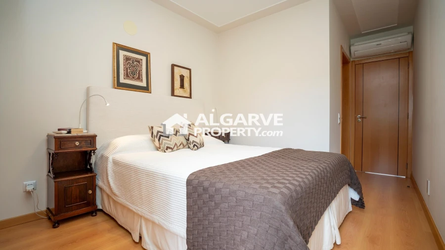 Moradia T4 para Venda em Quarteira Foto 22