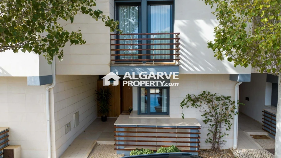 Moradia T4 para Venda em Quarteira Foto 38