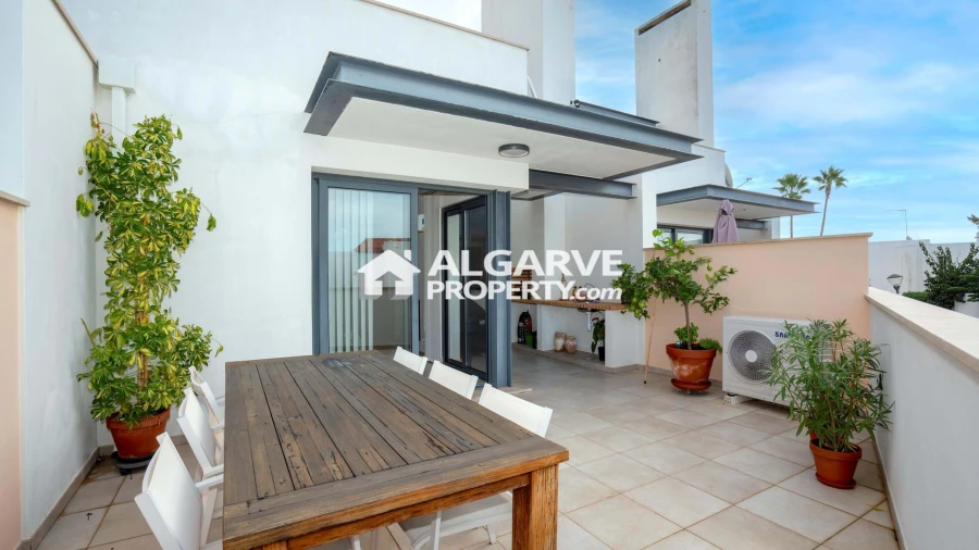 Moradia T4 para Venda em Quarteira Foto 10