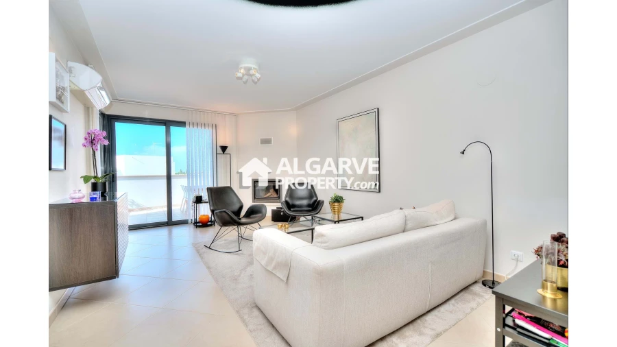 Moradia T4 para Venda em Quarteira Foto 12