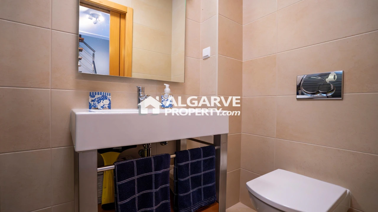 Moradia T4 para Venda em Quarteira Foto 20