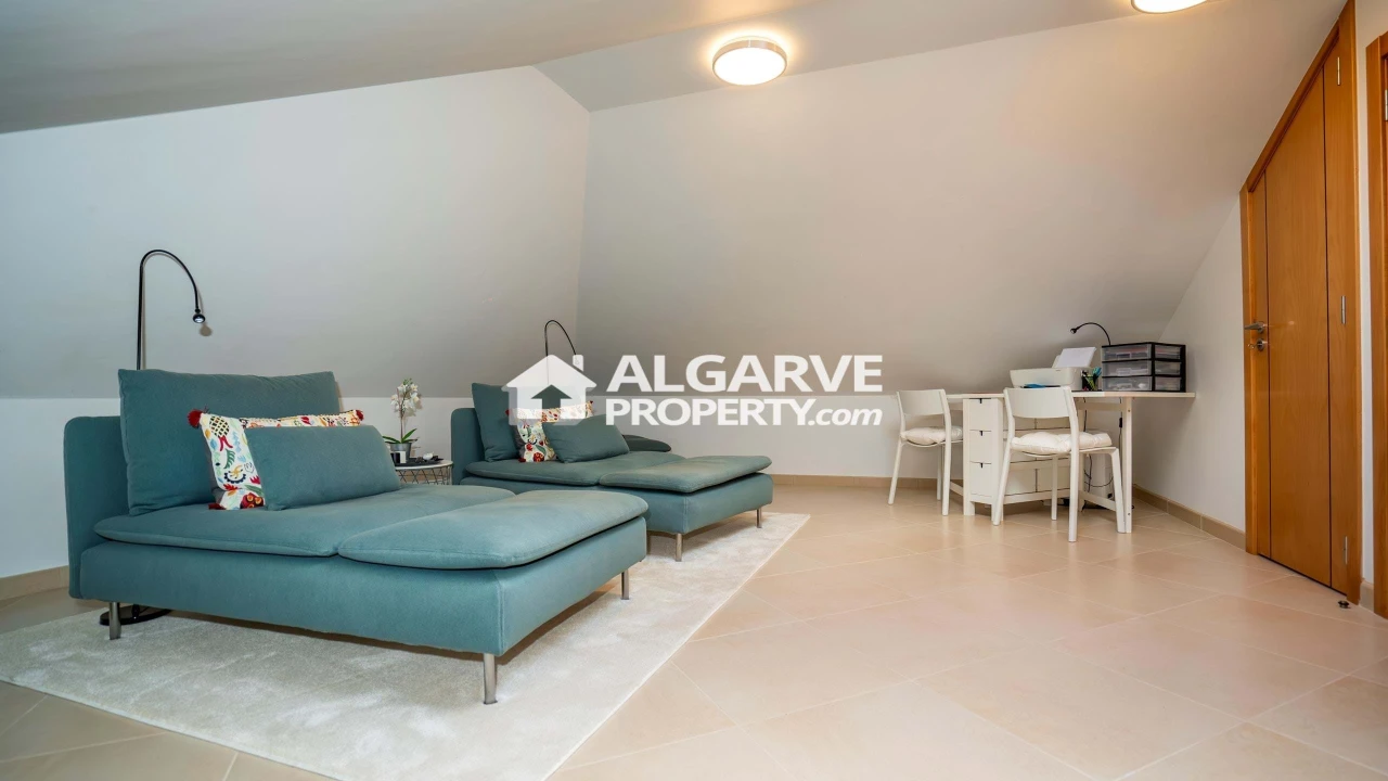 Moradia T4 para Venda em Quarteira Foto 29