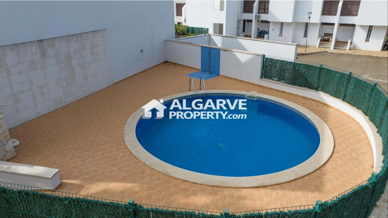 Moradia T4 para Venda em Quarteira Foto 37