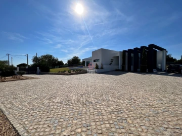 Moradia T4 para Venda em Loule (São Clemente)