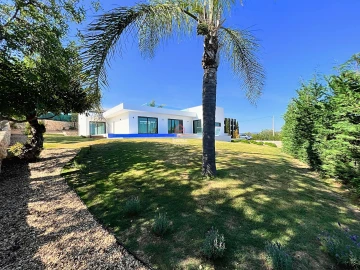Moradia T4 para Venda em Loule (São Clemente)