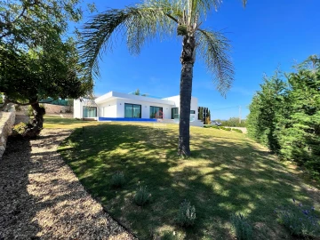 Moradia T4 para Venda em Loule (São Clemente)