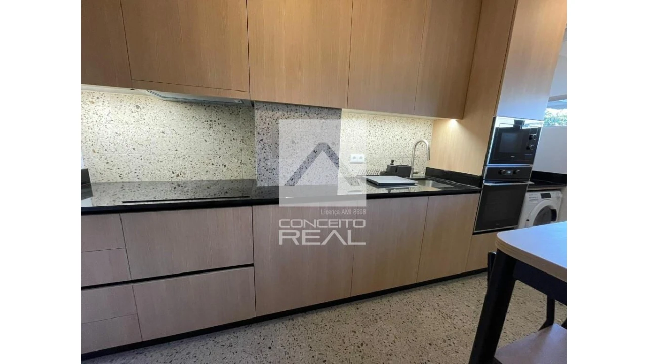 Apartamento T4 para Venda em São Mamede de Infesta e Senhora da Hora Foto 2