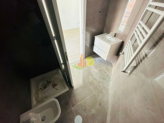 Apartamento T2 para Venda em Buarcos Foto 16