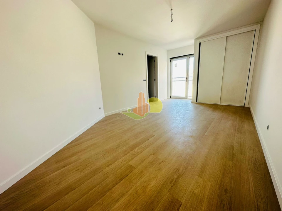 Apartamento T2 para Venda em Buarcos Foto 14
