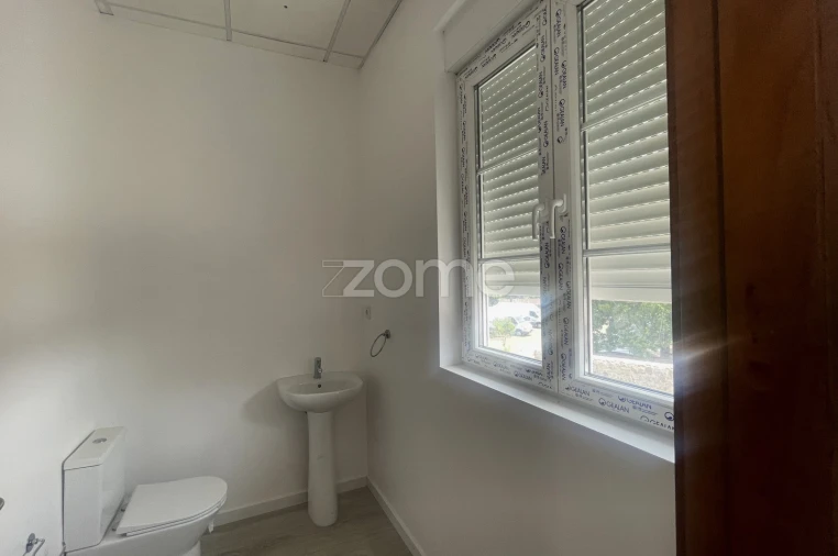 Negócio para Arrendamento em Ponte da Barca, V.N. Muía, Paço Vedro Magalhães Foto 6