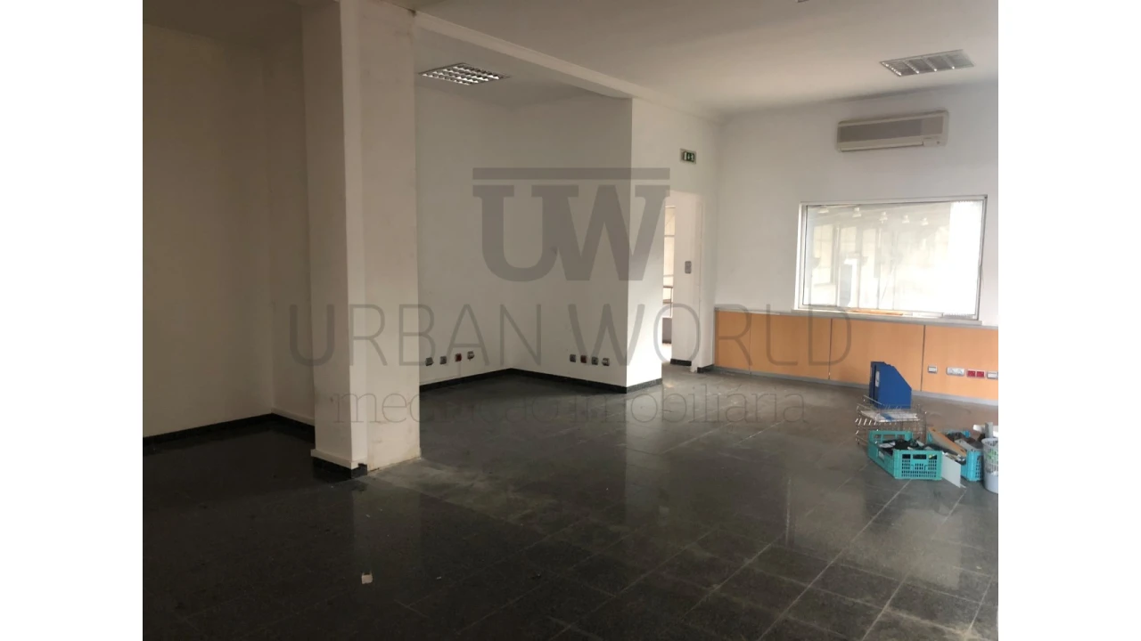 Armazém para Venda em Malveira e São Miguel de Alcainça Foto 13